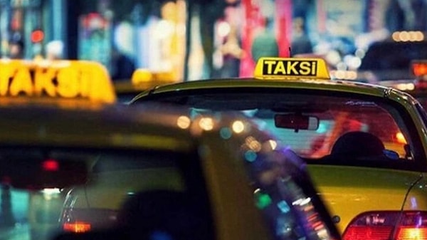 Taksi şoförleri ise UKOME’de beklenen değişikliklerin kendileri için faydalı olduğunu savundu. Vatandaşlar ise kısa mesafe ücretinin 80 lira olma ihtimalinden ve taksicilerin kendilerini almamasından şikayet etti.