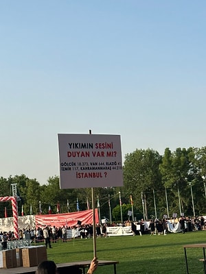 Gelenek Yine Bozulamadı! ODTÜ Mezuniyet Töreninden Birbirinden Yaratıcı ...