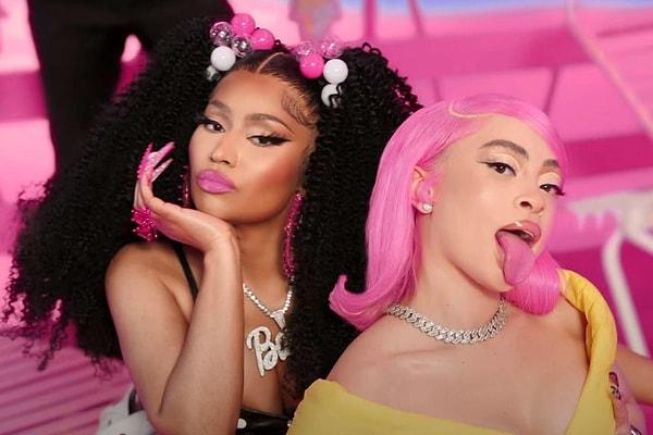 7. Rap dünyasının en zirvede olan iki ismi Ice Spice ve Nicki Minaj, Barbie'nin mehşur şarkısına remix yaptılar.