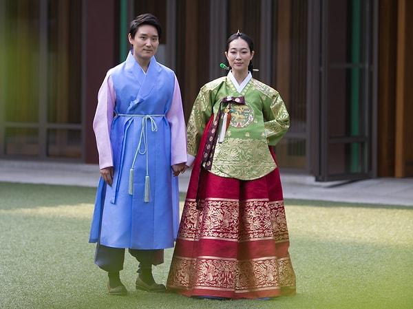 2. Kore geleneksel kıyafetinin adı nedir?