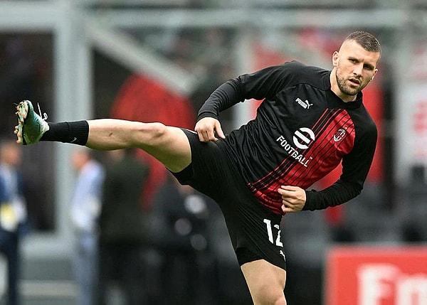 9. Beşiktaş, Milan'dan Ante Rebic'i kiralamaya yakın. Tek sorun oyuncunun maaşı konusundaki fark. (Di Marzio)