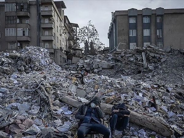 Bölgedeki fayların tespit edilmesinin zor olduğunu ifade eden Üşümezsoy, belirlendiği düşünülen fayları baz alarak şehirleşmenin yanlış olduğunu belirtti.