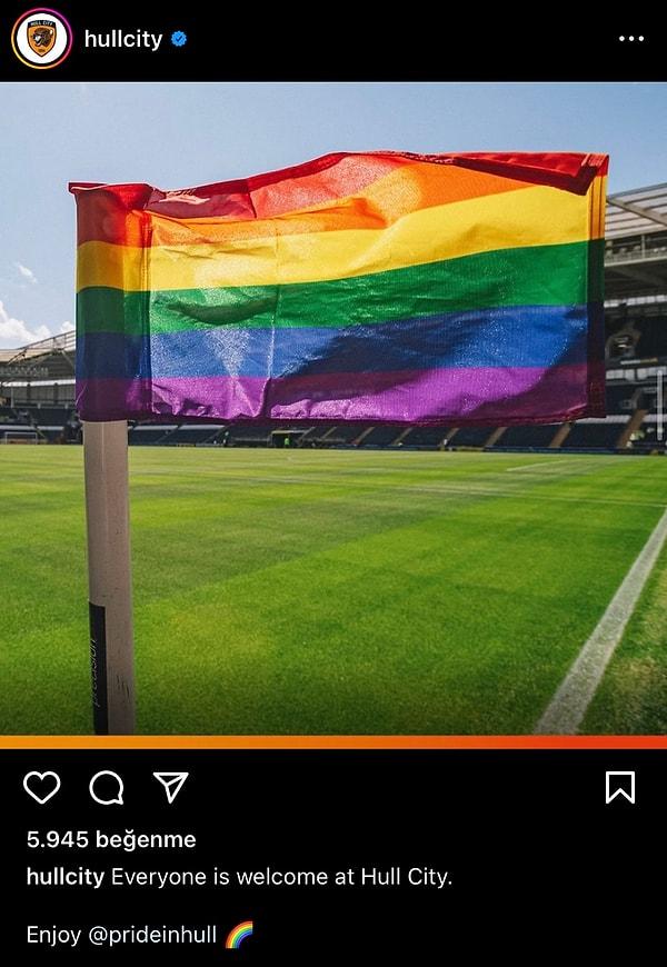 Son olarak da Hull City'nin gökkuşağı bayrağıyla yaptığı pride paylaşımı hedef gösterildi.