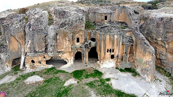 Frigya Vadileri'nde Yürüyüş Rotaları: Doğanın İçinde Tarih Yolculuğu