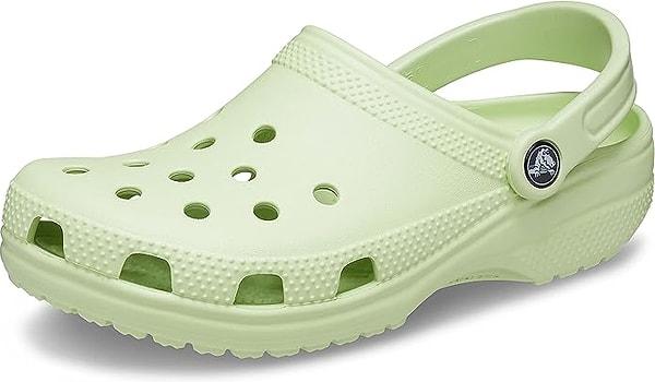 2. Crocs klasik terlikler.
