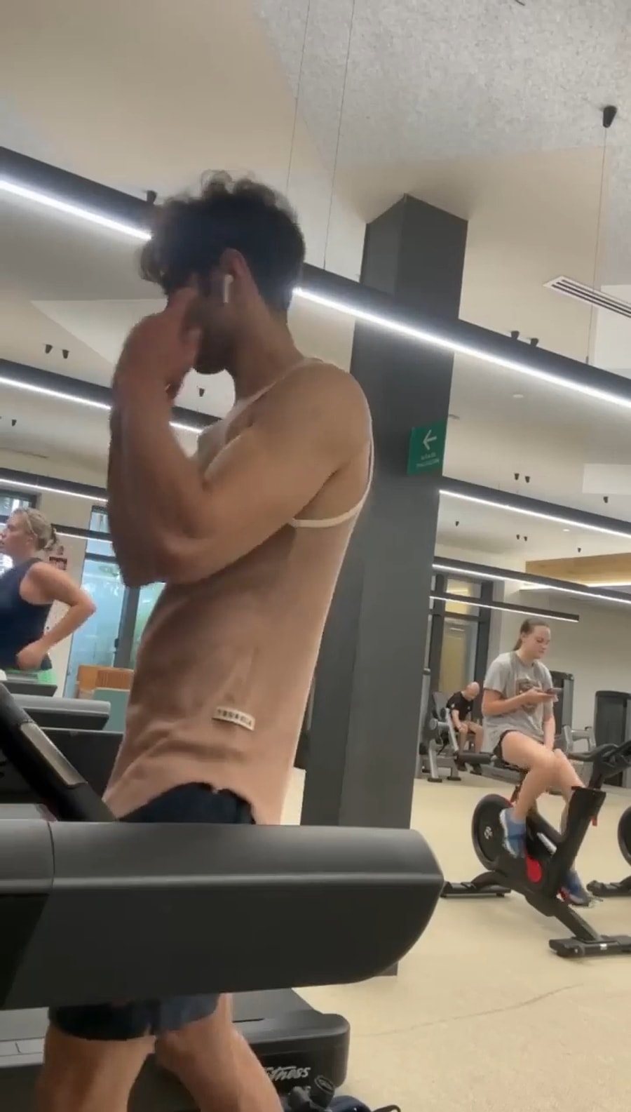 Geçtiğimiz günlerde tepki çeken bir video sosyal medyanın gündemine oturdu