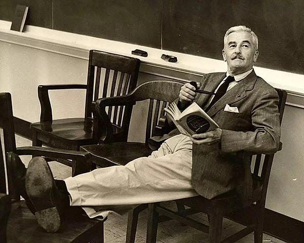 William Faulkner, Amerikalı bir yazar ve Nobel Edebiyat Ödülü sahibi olan önemli edebiyatçılardan biridir.