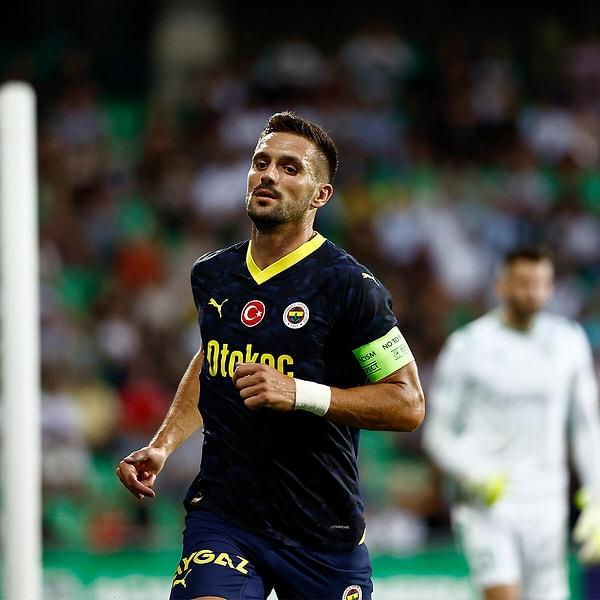 İlk yarısı golsüz geçen mücadelenin ikinci yarısında açılan Fenerbahçe, üst üste bulduğu gollerle karşılaşmayı deplasmanda 4-0 kazanmayı başardı.