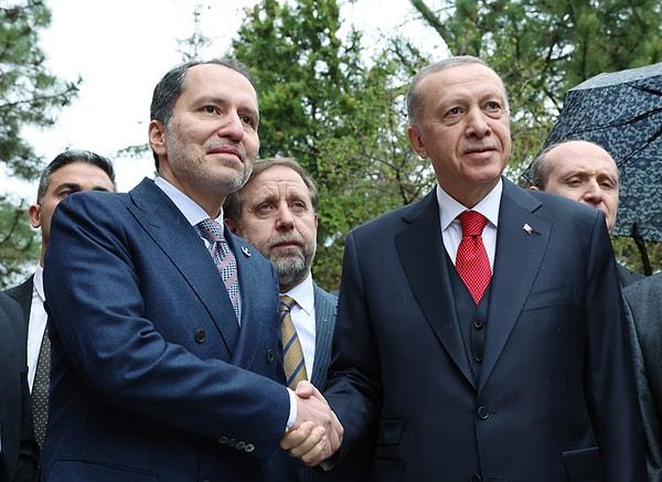 Mayıs ayında seçimlerde önce Cumhurbaşkanlığı adaylığını açıklayan Yeniden Refah Partisi lideri Fatih Erbakan, gerekli imzaları toplamasına karşın, adaylıktan çekilmiş, Erdoğan'a desteğini açıklayarak Cumhur İttifakı'na katıldıklarını belirtmişti.