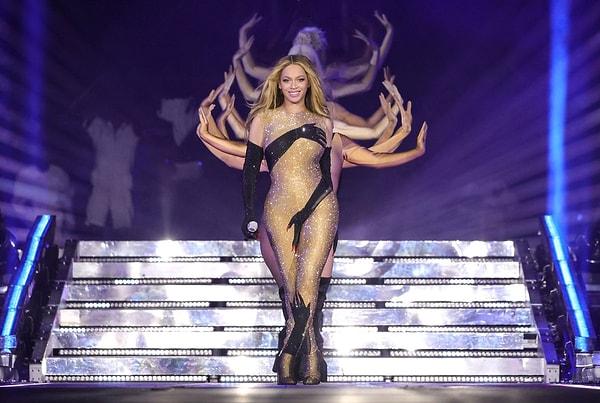Söz konusu Beyonce olunca, sahne şovlarının kalitesi ve muhteşem koreografiler eksik kalmıyor.