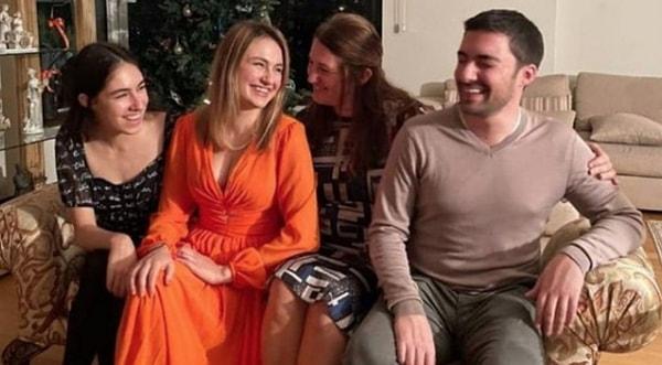 Cem Garipoğlu'nun kız kardeşi Sakine Garipoğlu'nun 2021 yılında arkadaşlarıyla beraber Münevver Karabulut'un vahşice öldürüldüğü koltukta çekilmiş pozundan rahatsız olan Pucca,