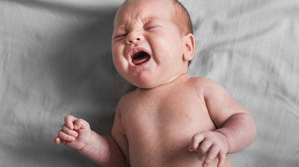 Kolikli bir bebek, ebeveynleri üzerinde de önemli bir stres kaynağı olabilir.