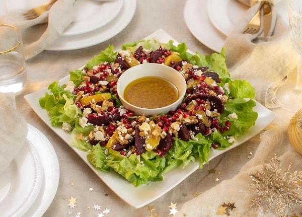 10. Kavrulmuş Kırmızı Pancarlı Çelenk Kutlama Salatası