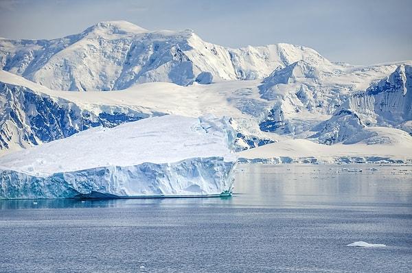 11. Antarktika'da yeni buzullar oluşuyor.