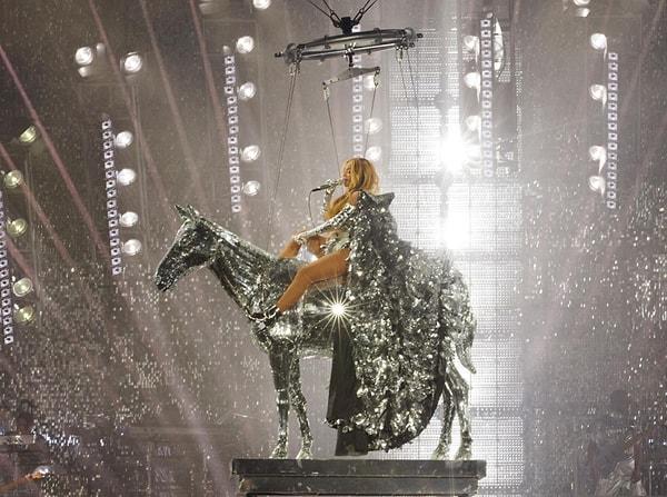 Bilenleriniz vardır: Ünlü şarkıcı Beyonce'nin çok konuşulan dünya turnesi fırtınalar estirmişti!