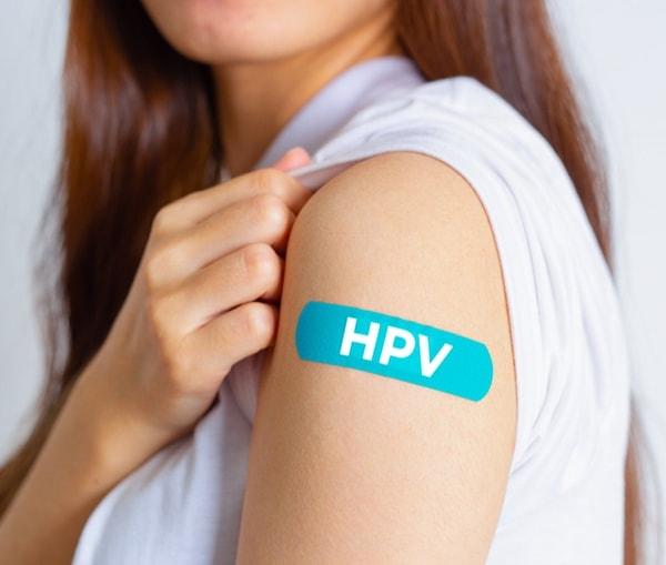 HPV enfeksiyonu, dünyada cinsel yolla bulaşan en yaygın hastalıklardan biridir. Rahim ağzı kanserine neden olan bu hastalık sosyokültürel ve ekonomik düzeyinden bağımsız olarak her kadın için risklidir.