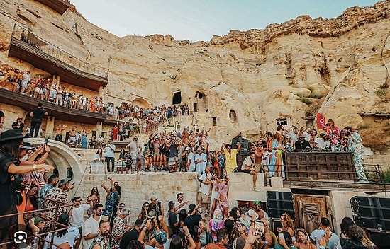 Türkiye's August Festivals: An Artistic Odyssey in Historic Backdrops