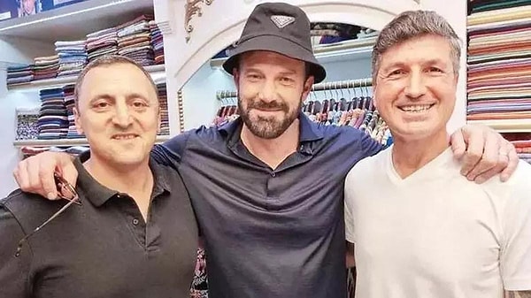 Hayranlarıyla fotoğraf çekinen Affleck, kısa sürede sosyal medyada da gündem oldu.