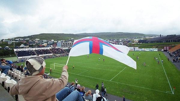 Maçlarını ise 3,000 kişilik KÍ Stadı'nda oynayan Klaksvik takımının toplam piyasa değeri de 3 milyon doları geçmiyor.
