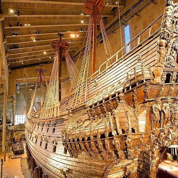 1960'ların ilk dönemlerinde Stockholm limanının derinliklerinde 17. yüzyıla ait İsveç savaş gemisi olan Vasa'nın kalıntılarına rastlandı.