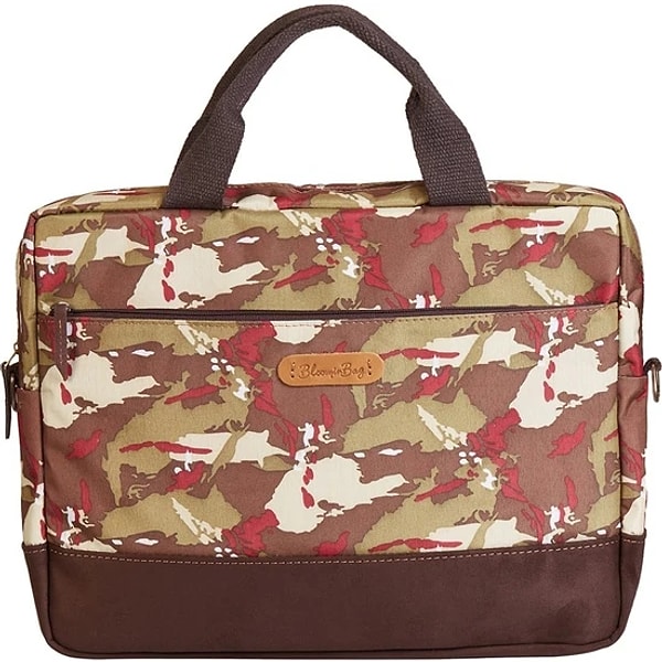 16. Kamuflaj desenli notebook çantası, kahve tonlarını sevenler için gelsin.
