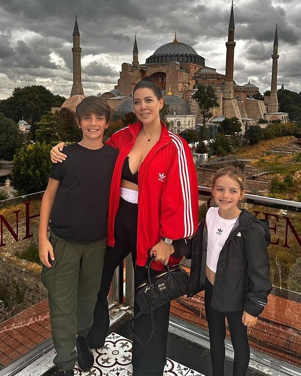 Çocuklarıyla birlikte gezen Wanda Nara sosyal medya hesabından bol bol İstanbul fotoğrafları paylaştı.