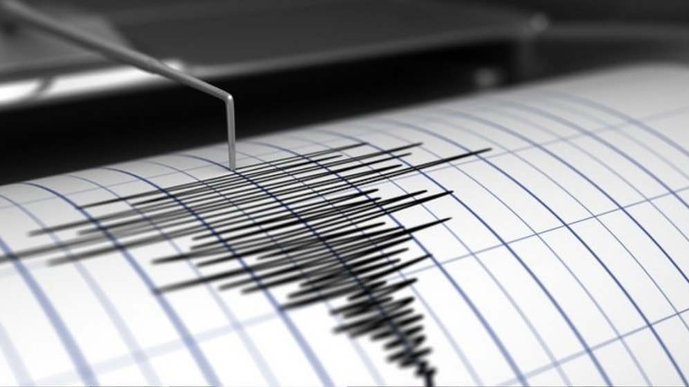 Diyarbakır ve Antalya'da Üst Üste Depremler