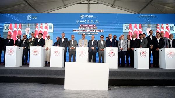 Cumhurbaşkanı Recep Tayyip Erdoğan, Cumhurbaşkanlığı Külliyesi’nden canlı bağlantıyla Kahramanmaraş Kentsel Dönüşüm Toplu Temel Atma Töreni’ne katıldı.