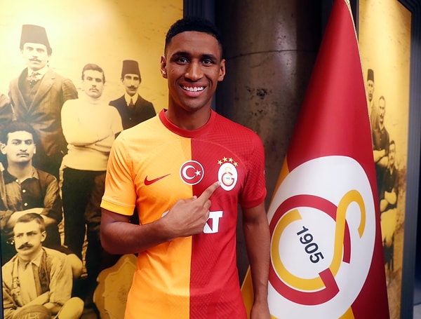 Galatasaray, Brezilyalı kanat oyuncusu Tete'nin transferiyle ilgili KAP'a açıklama yaptı.