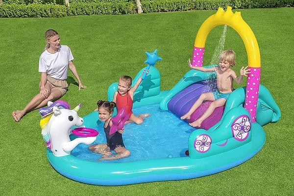 11. Unicorn sevenlerin bayılacağı, kaydıraklı ve basket potalı bir şişme havuz oyun parkı.