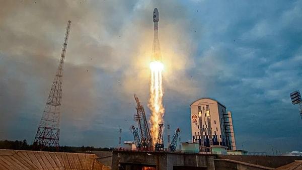 Uzay ajansı Roskosmos, saat 9:10'da gerçekleşen fırlatılışın ardından uzay roketinin birkaç dakika ardından atmosferden çıkış yaptığını ve başarılı bir şekilde yoluna devam ettiğini açıkladı.