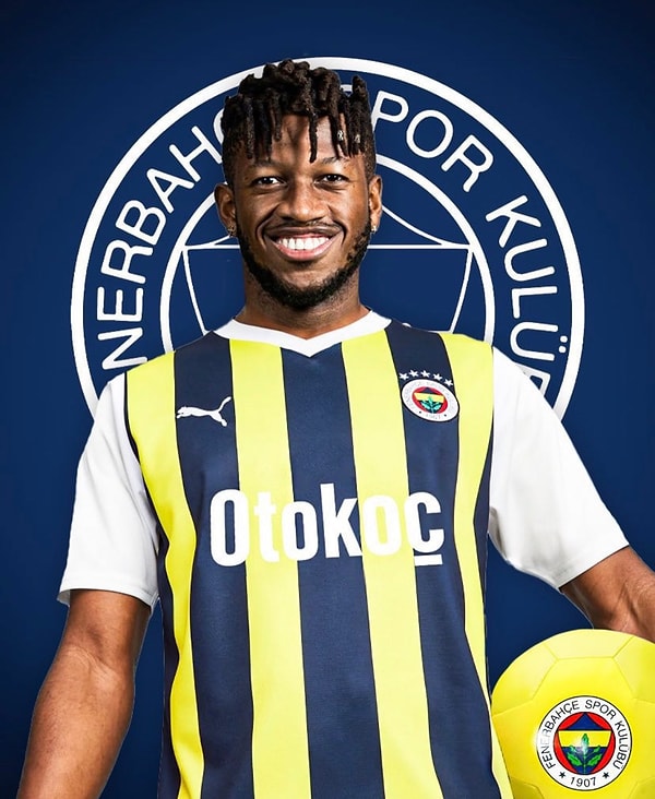 Son hamle de Fenerbahçe’den geldi. Sarı lacivertli takım, bir dönem Galatasaray’ın da transfer listesine giren Manchester United’ın Brezilyalı futbolcusu Fred ile anlaşma sağladı.