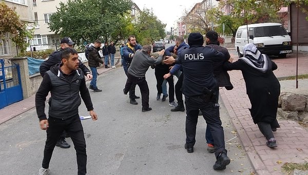 Örneğin ev sahipleri ve kiracıları arasında yaşanan tartışmalar, komşuların geçim sıkıntısı...