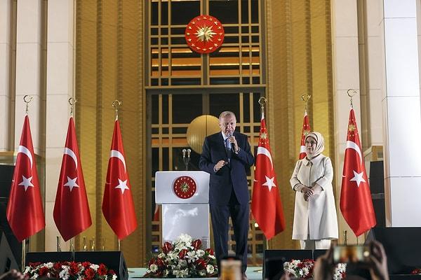 Geçtiğimiz mayıs ayında yapılan genel seçimde Cumhurbaşkanlığını yeniden kazanan isim Recep Tayyip Erdoğan olmuştu.