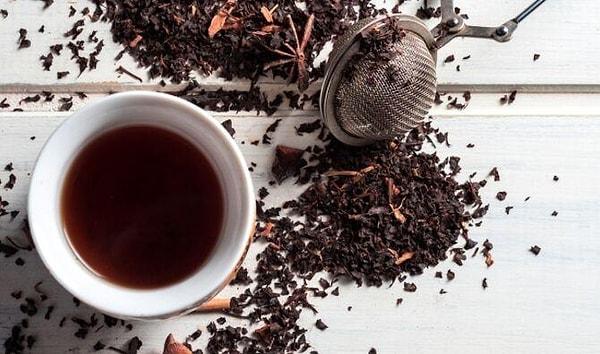 Çay posasının birçok şeye faydalı olduğunu duymuşsunuzdur. Ancak kimse çayını süzmeden içmez.