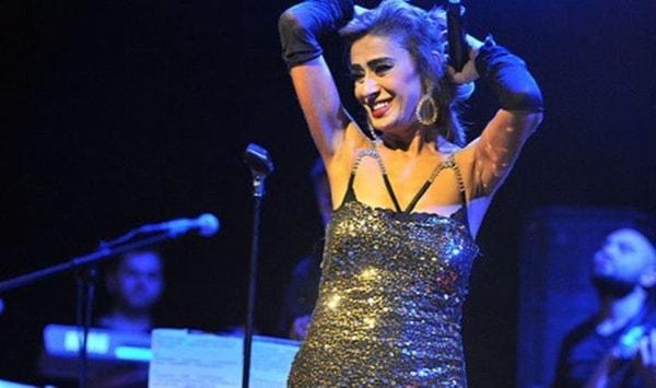 Yıldız Tilbe, İstanbul Kuruçeşme konserinde 2.5 saat boyunca hayranlarına unutulmaz bir akşam yaşattı.