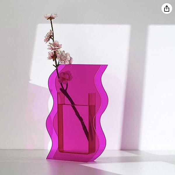 Rengine bayılacağınız bu akrilik vazoya ne dersiniz?