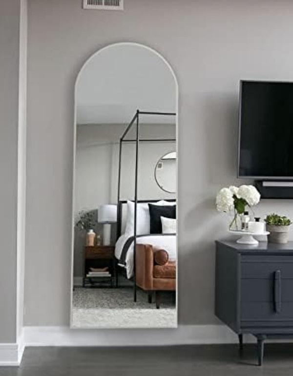 7. Aynalar da evleri daha ferah ve büyük gösterir.