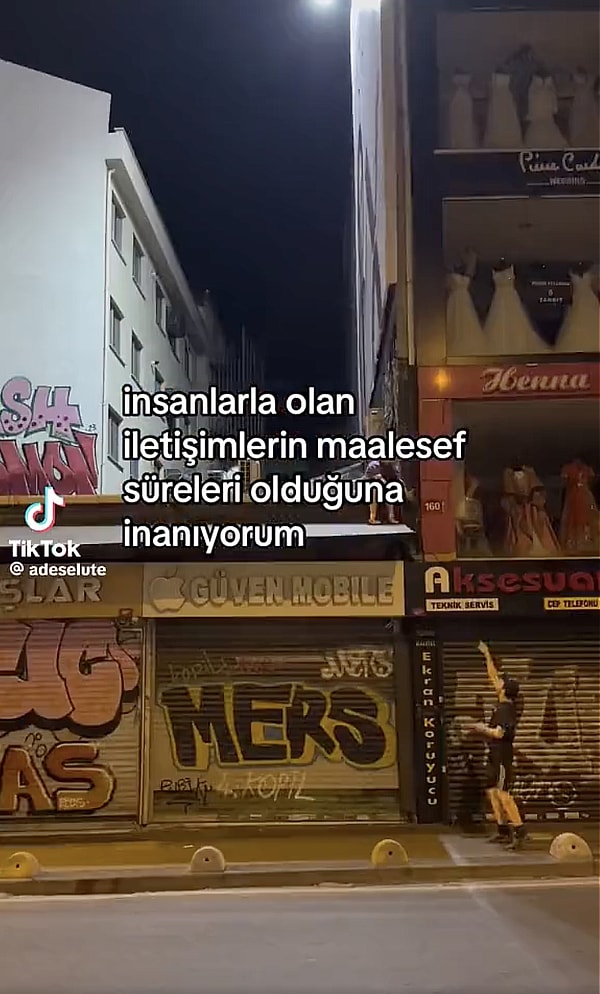 'İnsanlarla olan iletişimin maalesef süresi olduğuna inanıyorum' diyen kadın, anlattıklarıyla bu durumu mantıklı bir hale getirdi.