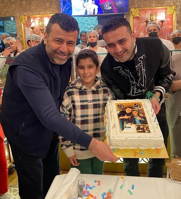 Temmuz ayında CZN Burak'ın sosyal medyada yaptığı paylaşımlar sonucu ise babası İsmail Özdemir'in, oğlu Burak Özdemir'i dolandırdığı haberleri gündeme bomba gibi düştü.