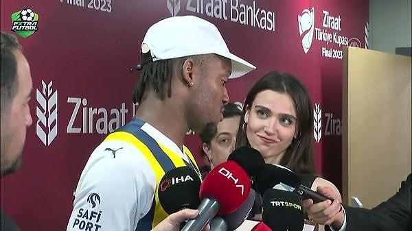 Daha önce Batshuayi'ye attığı bakışlarla gündeme gelen Ecem Dinçkal ise "Babel yorumcu olmuş" diyerek tweeti alıntıladı.