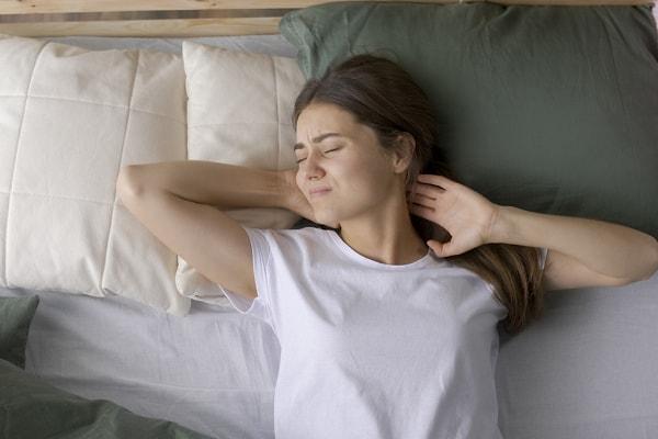 Özellikle kalça, omuz ve sırt gibi bölgelerde oluşan basınç noktaları uyku kalitesini olumsuz etkiliyor.