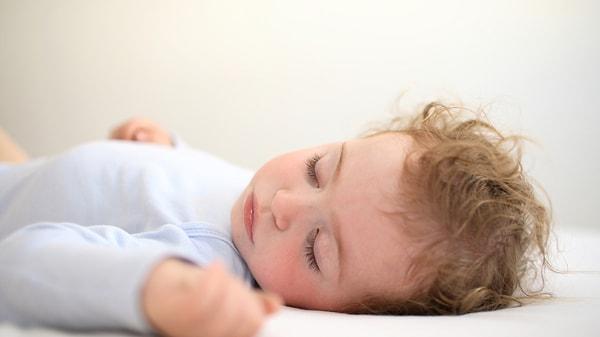 İyi bir yatakta yer alan yay destek katmanı bebeğin gece boyunca yaptığı hareketler sırasında oluşabilecek her türlü rahatsızlığı en aza indiriyor.
