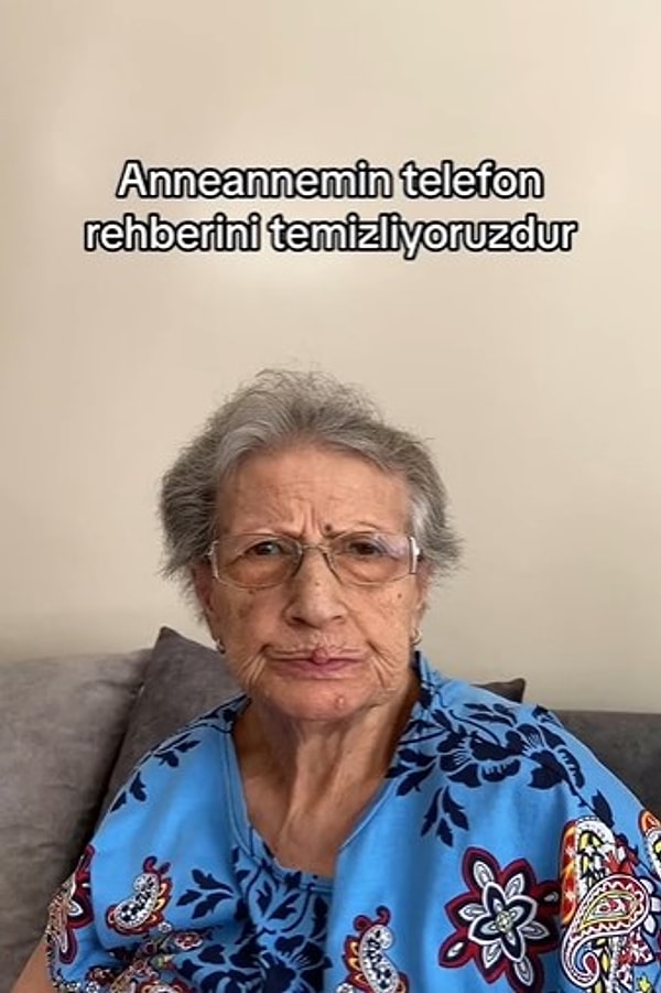 Anneannesi ile beraber yeni videosunda "telefon rehberini temizleyen" TikTok fenomeni, yine esprili yaklaşımı ile herkesi güldürmeyi başardı.