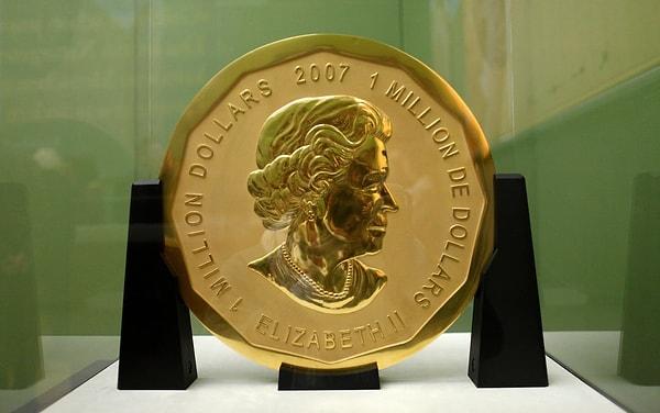 7. 2007 yılında, Kanada Doları'nın 100 kilogramlık devasa bir versiyonu yapıldı ve Guiness Dünya Rekorları'na en büyük para olarak kaydedildi.