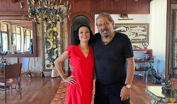 Sunucu Evrim Akın, Kanal D'de yayınlanan Ev Gezmesi programı için çiftin Bodrum'da yaşadığı eve konuk oldu.