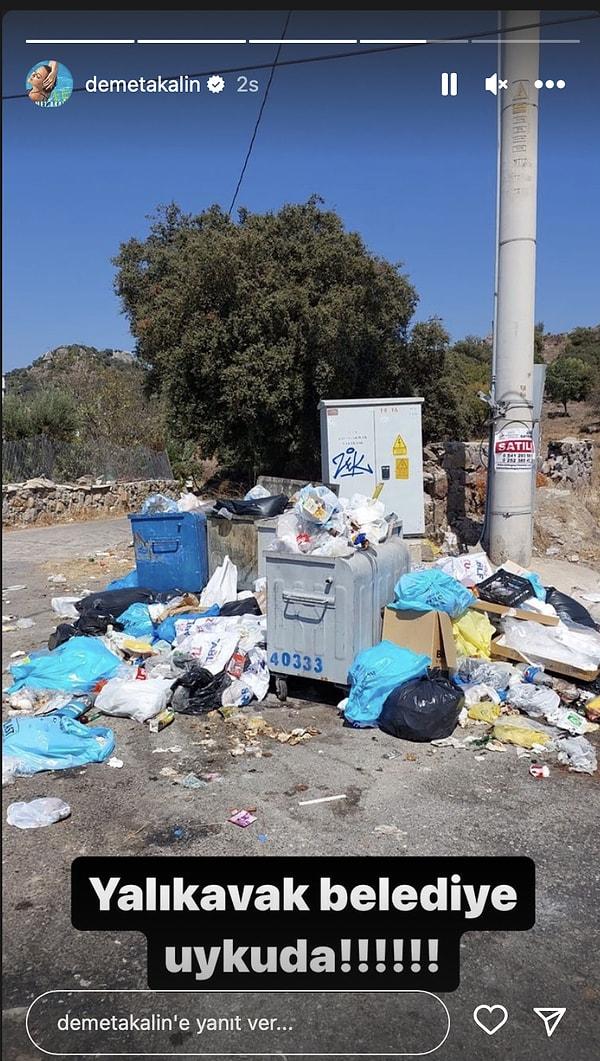 Şimdiki isyanı ise Belediyeye oldu. Demet Akalın Instagram hesabı üzerinden Yalıkavak'taki çöp konteynerlarının kötü bir görüntüsünü "Yalıkavak Belediyesi uykuda!" notuyla paylaştı...👇