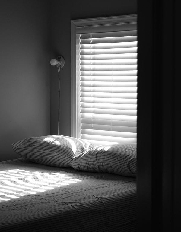 1. Uyku problemi çeken erkekler için de etkili bir öneri olabilir: Yastık spreyi!