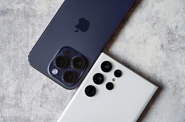 Güney Koreli şirket, en büyük rakibi Apple'ın henüz üretmediği katlanabilir telefon modellerini iPhone kullanıcılarına tanıtmak için ilginç bir uygulama geliştirdi.