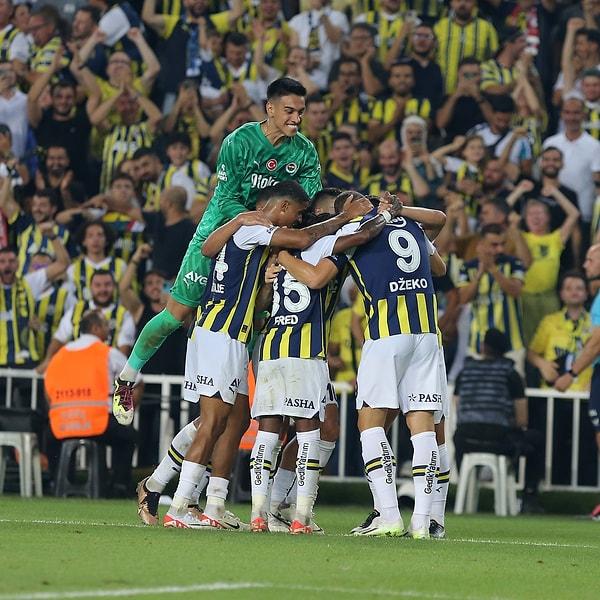 Karşılaşmada son sözü Dusan Tadic söyledi. Penaltıda hata yapmayan Tadic, Fenerbahçe'yi 5-1 öne geçiren golü atarak turun kapısını ağzına kadar araladı.